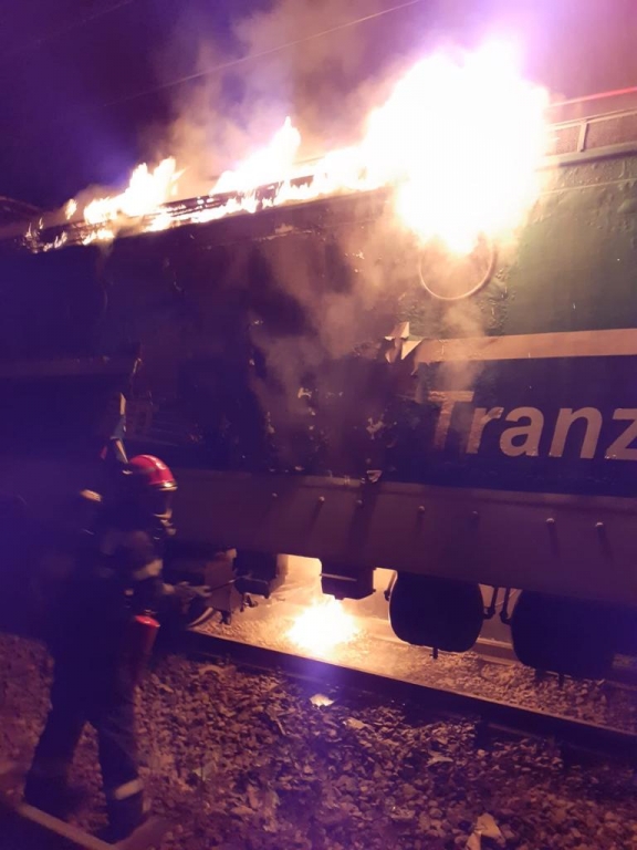a76ea6c2-05de-42d3-94ae-f818ef51f651_81c39.jpg