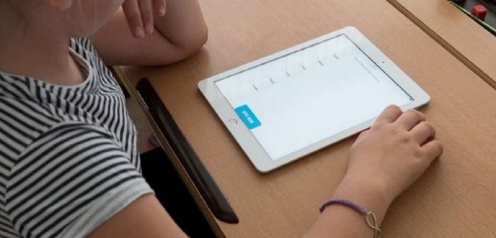 tableta-pentru-elevi-696x334_c6371.jpg