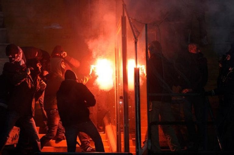 Ultras-of-Napoli-and-Juventus-during-the-Serie-A-match-between-SSC-Napoli-and-Juventus-FC-768x511_55d3f.jpg