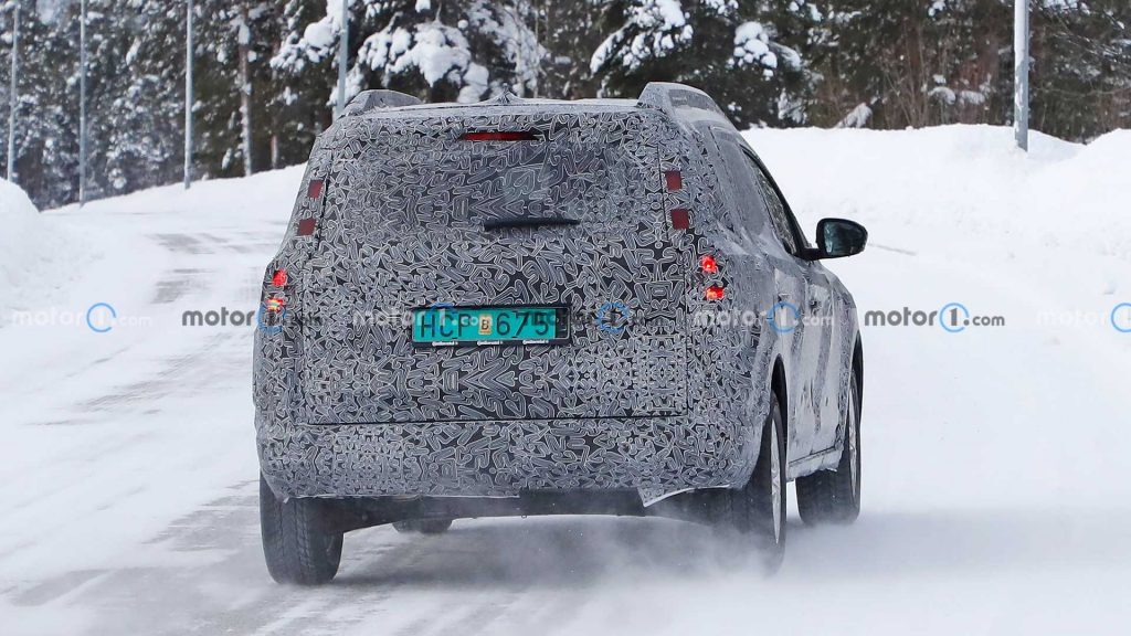 2022-dacia-logan-stepway-wagon-spy-photo-1-1024x576_37571.jpg