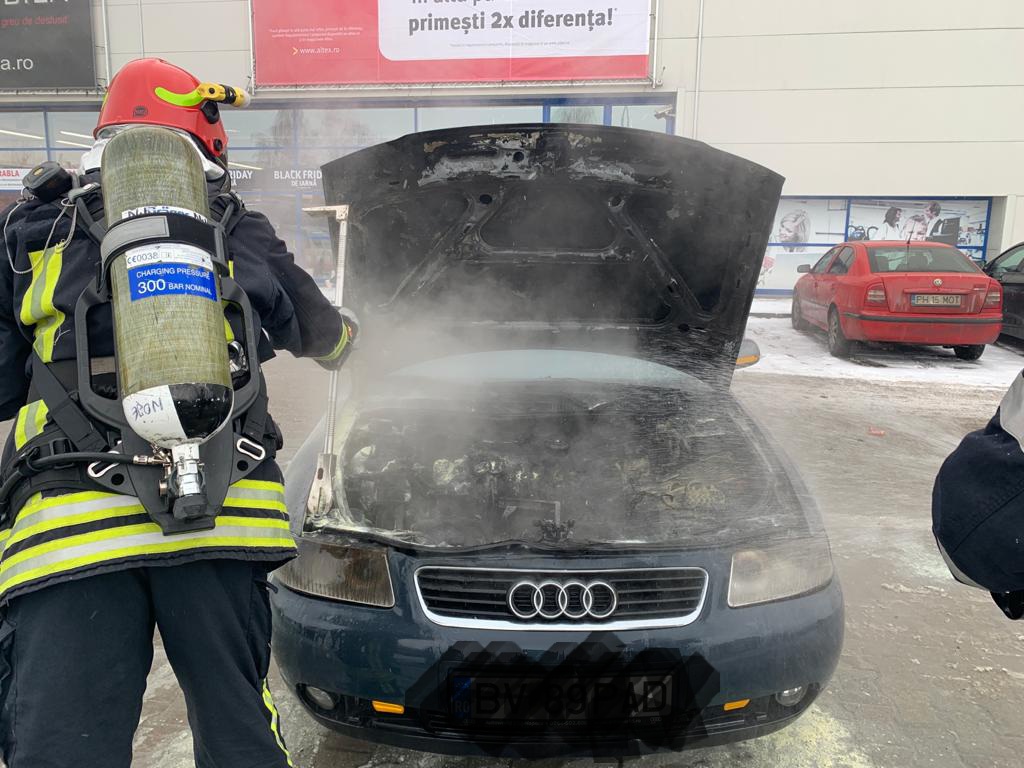 commitment effect sponge Un Audi a luat foc în parcarea Altex din Bartolomeu-FOTO - Observatorul de  Brașov