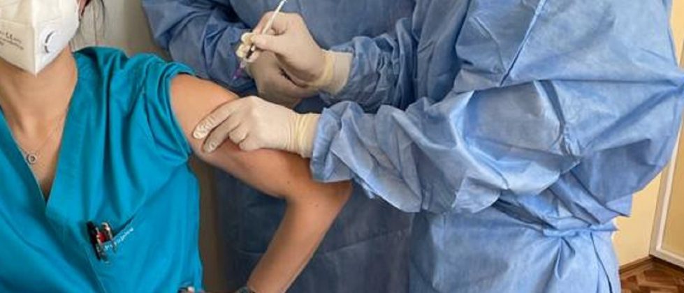vaccinare-Astra-Zeneca-Prahova-fluxuri-vaccinare-orase-979x420_1a06a.jpg