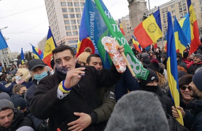 George-Simion-cerneala-3-e1643014222324-768x500-1