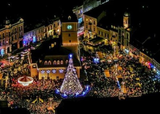 Trafic restricționat la aprinderea luminițelor din Brașov targ Crăciun