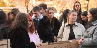 Protest al studenților de la Universitatea Transilvania protest studenti universitatea brasov