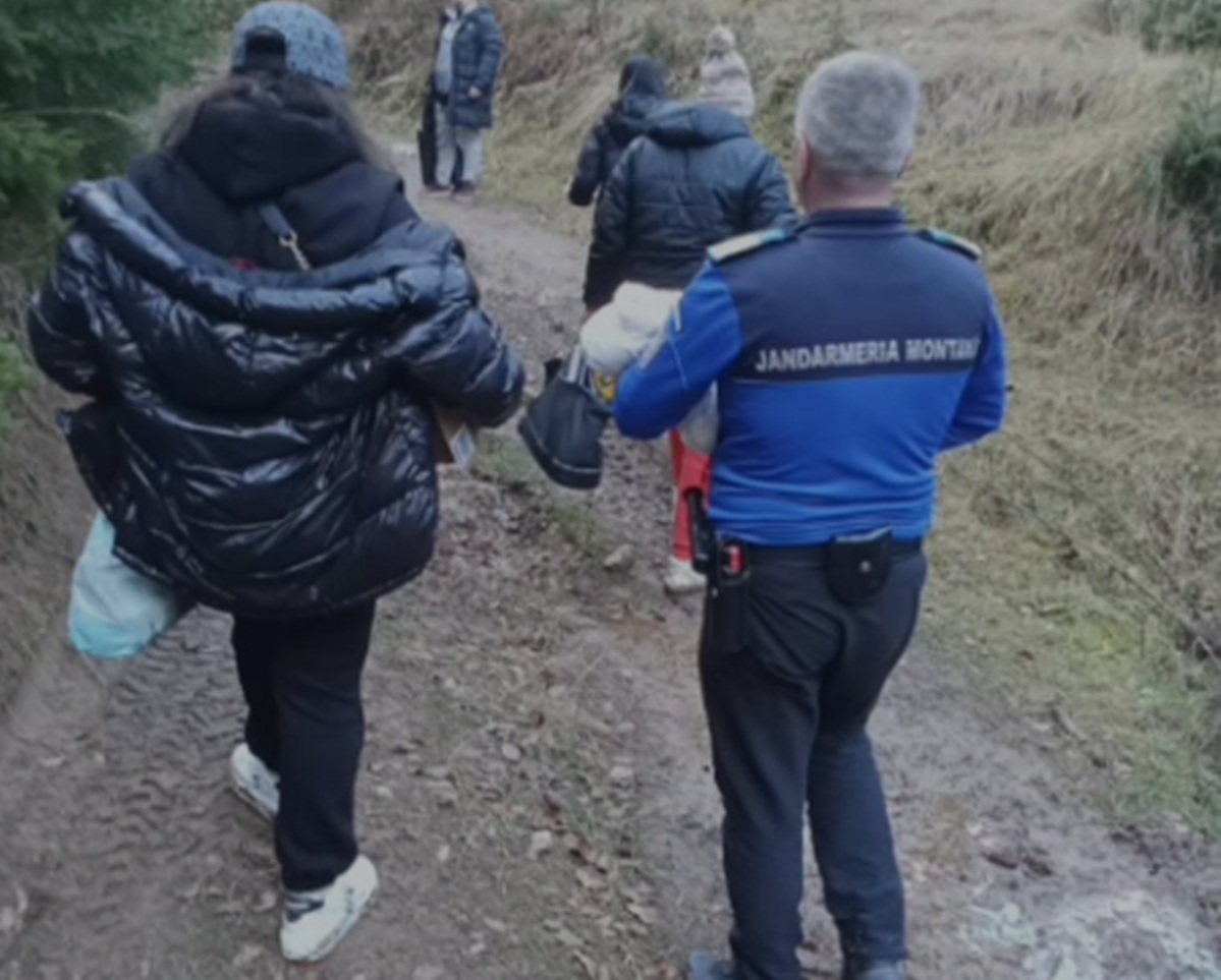 salvati munte turisti salvati